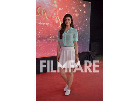 Kriti Sanon goes back to college | Filmfare.com