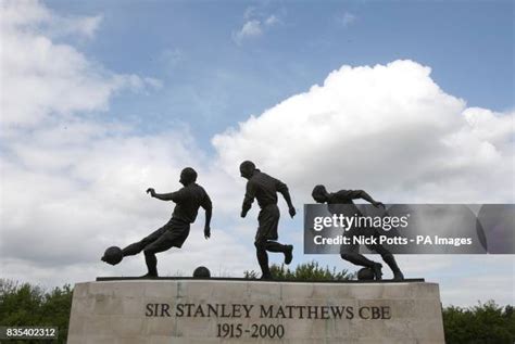 196 Sir Stanley Matthews Statue Stock Photos, High-Res Pictures, and ...