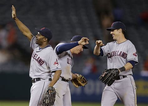 Pick-off play pays big returns Tuesday night: Cleveland Indians chatter - cleveland.com