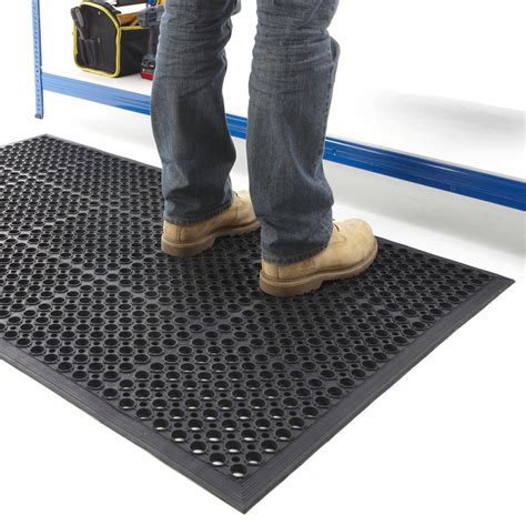 ⇒ Why Rubber Mats Work So Well.