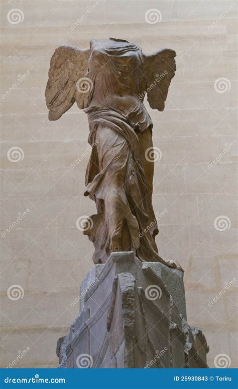 Statue of Nike in Louvre Museum Editorial Stock Photo - Image of ...