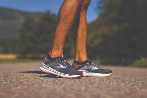 REVIEW: Brooks Adrenaline GTS 22 Running Shoes | The Running Hub | SportsShoes.com