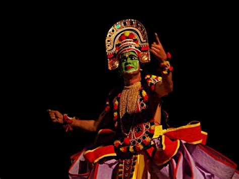 Top 10 Traditional Kerala Dance Forms That Will Enchant You! – Iris ...