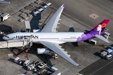 Hawaiian Airlines Moves To The International Terminal In Los Angeles