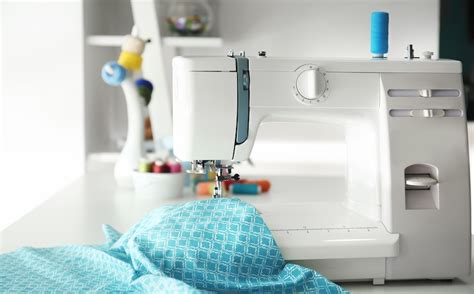 5 Types of Sewing Machines Explained - Makers Nook