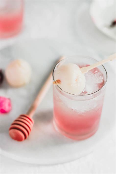 Sakura Lychee Fizz | Sift & Simmer Desert Drinks, Iced Drinks, Cocktail Drinks, Summer Drinks ...