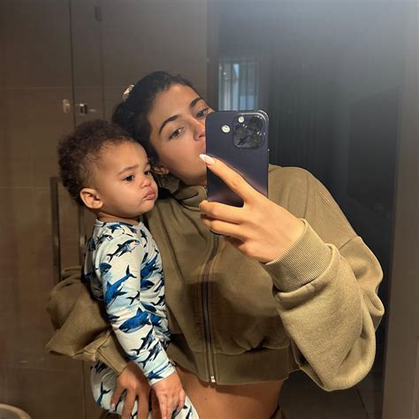 Kylie Jenner finally reveals son's unique name and shares first photos ...