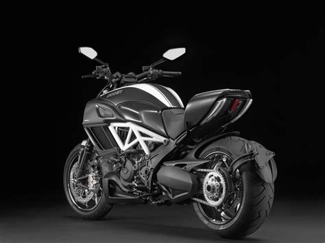 2015 Ducati Diavel Hi-Res Picture Galore - autoevolution