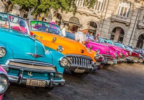 CUBA, the Great Bazaar of the Old American Cars. "Almendrones". * CUBA ...