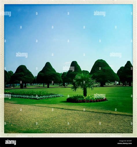 Gardens at Hampton Court Stock Photo - Alamy