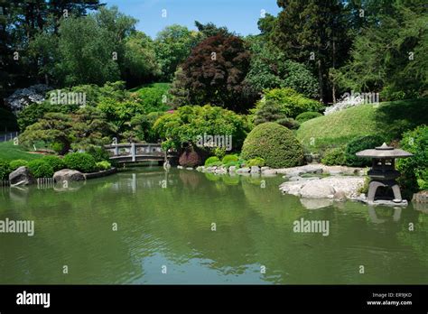 The Brooklyn Botanical Garden is a botanical garden in the borough of Brooklyn, New York City ...