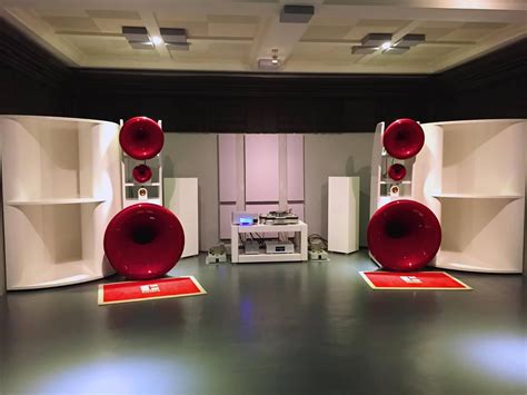 Mono and Stereo High-End Audio Magazine: Cessaro horn speakers system