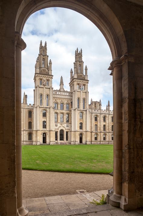 Book Review: Oxford College Gardens - Landscape NotesLandscape Notes