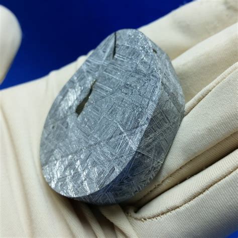 Meteorite muonionalusta Widmanstatten pattern with troilite inclusion ...