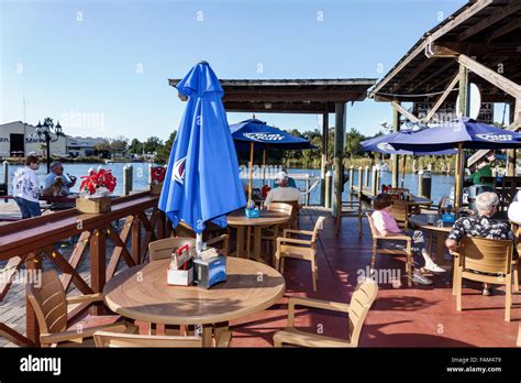 Florida Old Homosassa Homosassa River MacRae's restaurant tiki bar Stock Photo: 92640781 - Alamy