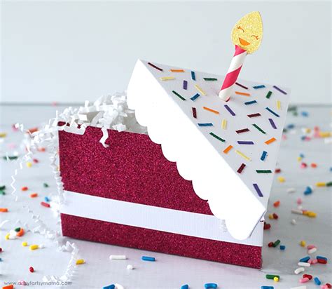 DIY Birthday Cake Box | artsy-fartsy mama