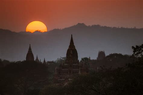 Best Bagan Sunrise & Sunset Viewpoints | Travel Blog | A Little Off Track