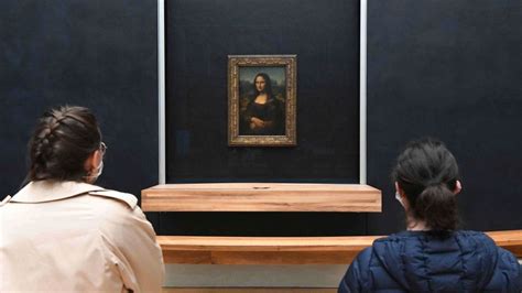 Louvre in Paris: Man disguised as a woman attacks Mona Lisa with a cake - The Limited Times