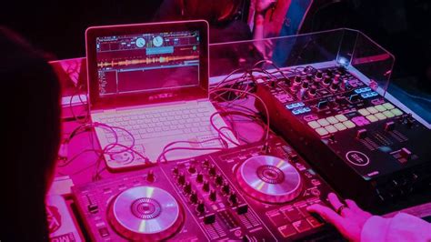 Difference Between DJ Controller And Mixer: Everything You Need To Know ...