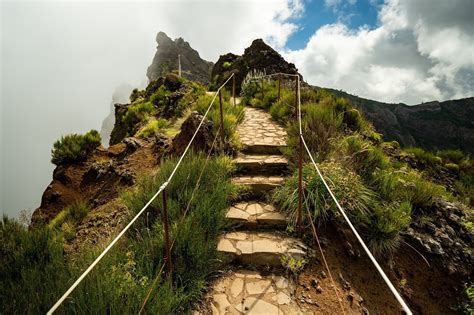 The Most Spectacular Hike in Madeira: Pico do Arieiro to Pico Ruivo ...