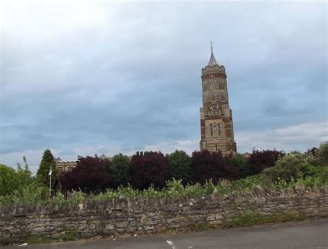 "Irthlingborough Church" by Rod Warner at PicturesofEngland.com