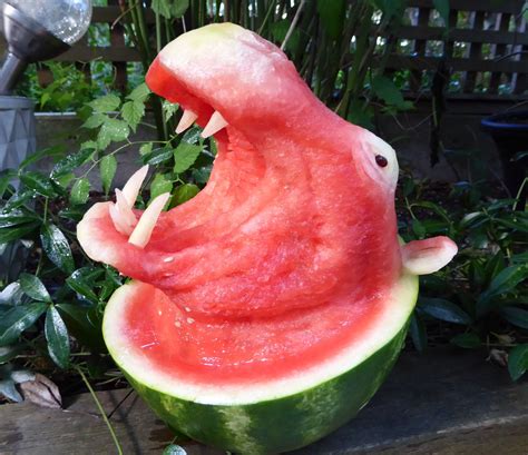 Hippo Watermelon | Veggie art, Watermelon carving, Fruit and vegetable ...