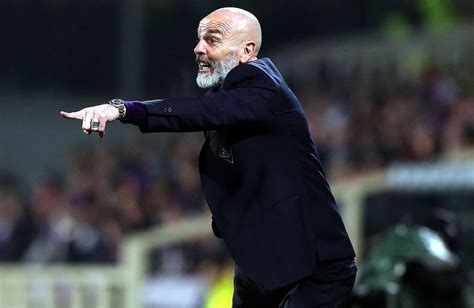 Stefano Pioli's 19/20 Milan // 4-2-3-1 w/ False-9 Attacker | FM Scout