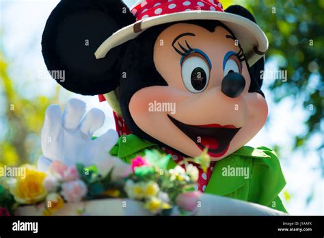 Disney world characters hi-res stock photography and images - Alamy