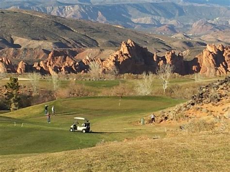 st. george utah golf course. sku mountain. so pretty. golf golff golfff ...