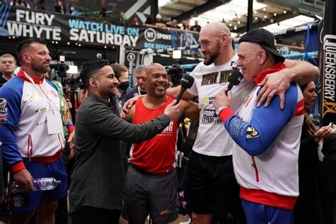 Photos: Tyson Fury Showing Off His Moves at Open Workout - Boxing News