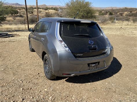 Grey Nissan Leaf, 92.000 km, 2014 (AZEO)