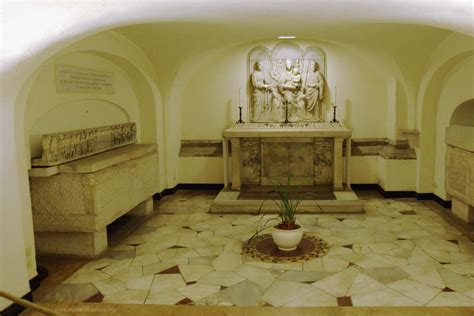 The Tomb of Pius VI - Vatican Grottoes