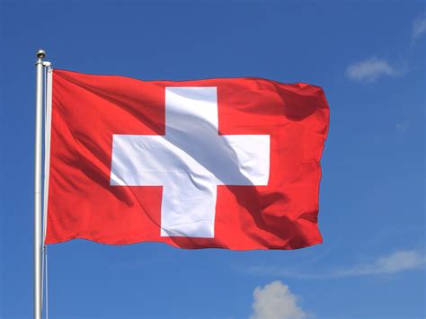 Schweiz Flagge kaufen - 32 Grössen lieferbar - FlaggenPlatz.ch