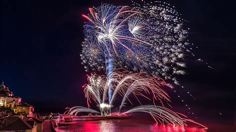 Cromer New Year's Day fireworks to go ahead - BBC News