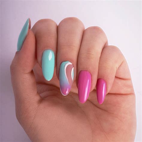 Summer nail art 2019: Bright-colored and stylish summer nail art ideas 2019