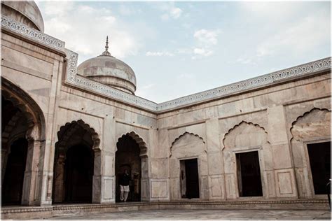 Moti Masjid Lahore - The Epitome of Beauty - Dunya Blog