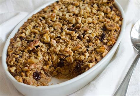 Amish-Style Baked Oatmeal with Apples, Raisins & Walnuts