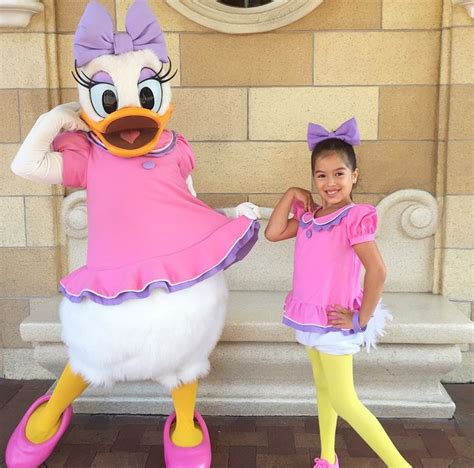 Kids Daisy Duck costume | Disney costumes for kids, Cute costumes for ...