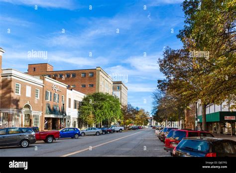 View down Cherry Street in downtown Macon, Georgia, USA Stock Photo - Alamy