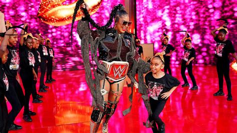 Full Bianca Belair WrestleMania entrance with “The Divas of Compton ...