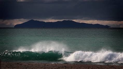 Volcanoes: Expedition sets sail to explore under-studied hazards of Bay ...