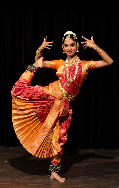 Dance of india, Bharatanatyam dancer, Bharatanatyam poses