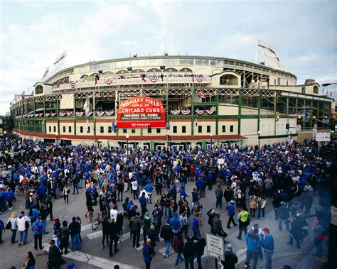 Chicago Cubs Stadium - Outside Wrigley Field For World Series | Chicago ...