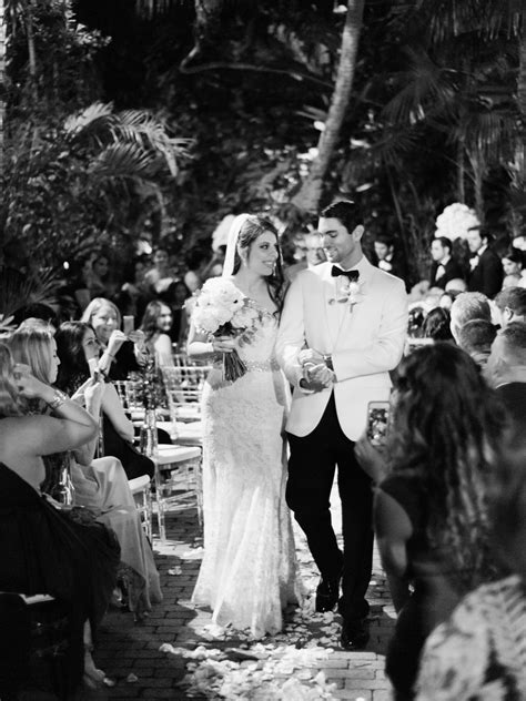 Timeless Hemingway House Key West wedding | Merari Teruel Photography