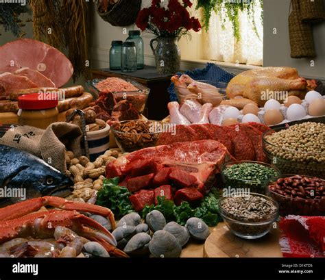 PROTEIN FOOD GROUP: MEAT, POULTRY, FISH AND BEANS Stock Photo - Alamy