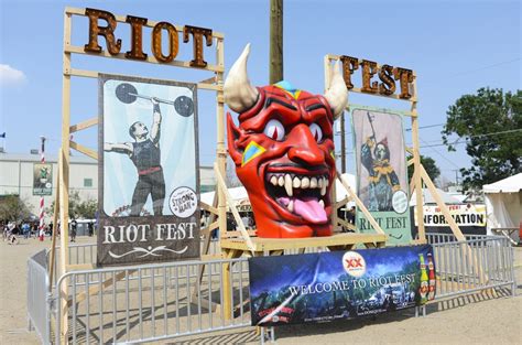 Riot Fest Is Gonna Happen and Everything Will Be OK, Organizers Tell ...