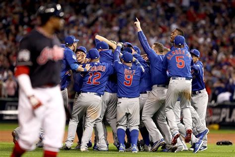 PHOTOS: The Chicago Cubs beat the Cleveland Indians in Game 7 to win ...