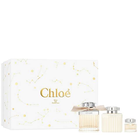 Chloe Signature Eau De Parfum 100ml Christmas Gift Set | The Fragrance Shop