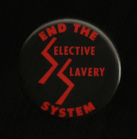 Vietnam Draft Resistance button | Collectors Weekly