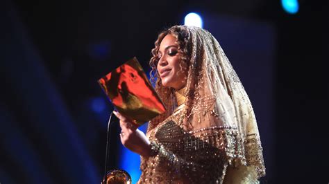 Beyoncé Accepts 2017 Grammys Award With a Powerful Speech About ...